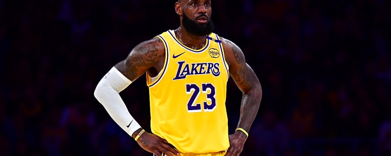 LeBron James Urged to Make &#39;Substantial Sacrifice&#39; for Lakers Next Season