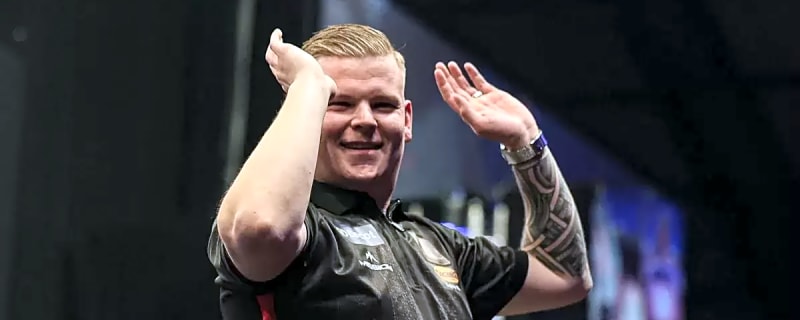 'I threw the others in the bin, I was sick of them' – Mike De Decker forces himself to switch darts