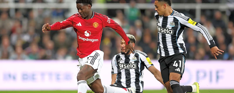 Spotted at St. James’ Park: Michael Carrick urging fourth official to send off petulant Newcastle man