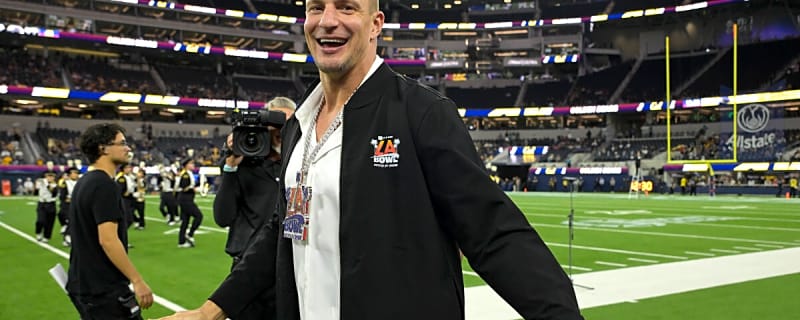 Rob Gronkowski Raves About Mike Vrabel and Patriots&#39; Offseason