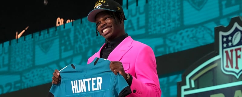 Famed Sports Doctor Predicts Bad News For Travis Hunter’s Rookie Season