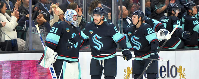 Tolvanen’s 3 Points Lead Kraken to 4-1 Win Over Flyers