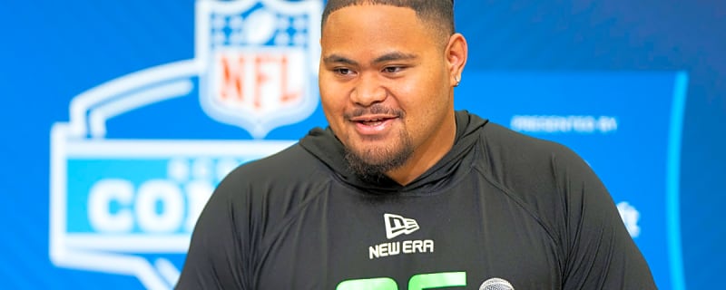 Dolphins’ Jonah Savaiinaea Reportedly Most Impressive Rookie Early in Offseason