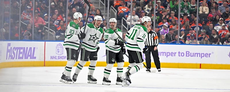 Stars Cruise to Commanding 8-3 Victory Over Oilers