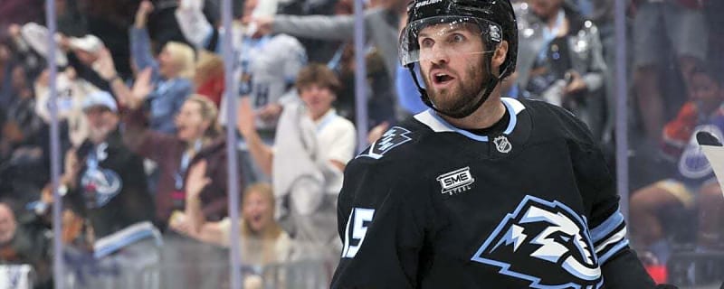 Mammoth’s Alex Kerfoot Nominated for 2026 King Clancy Trophy