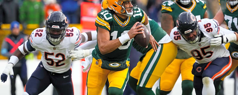 Packers vs. Bears Final Score Predictions: Jordan Love and Caleb Williams face off in rivalry game with huge playoff implications