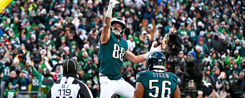 Eagles GM Howie Roseman avoids salary cap disaster by bringing Super Bowl champion back for another season