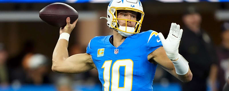 Chargers have key advantage to sign free agent that can take Justin Herbert's passing offense to the next level
