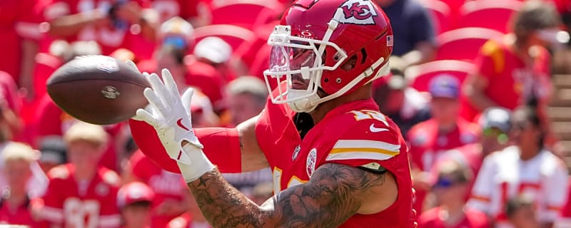 Chiefs&#39; inactives for Week 14 vs. Texans surprises with key decision that tips their game plan on &#39;Sunday Night Football&#39;