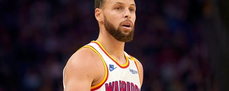 Stephen Curry’s Ex-Teammate Left Bloodied in Nasty Collision During Warriors-Timberwolves