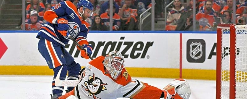 Despite Bad Night, Ducks Need to Continue to Start Lukas Dostal