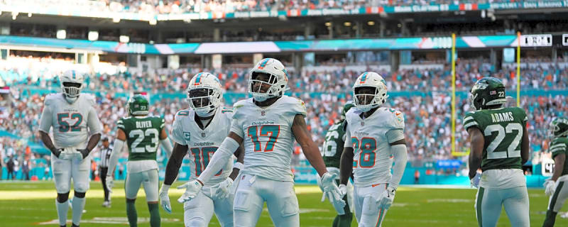 Jaylen Waddle Poised for Resurgence With Dolphins After &#39;Year to Forget&#39;