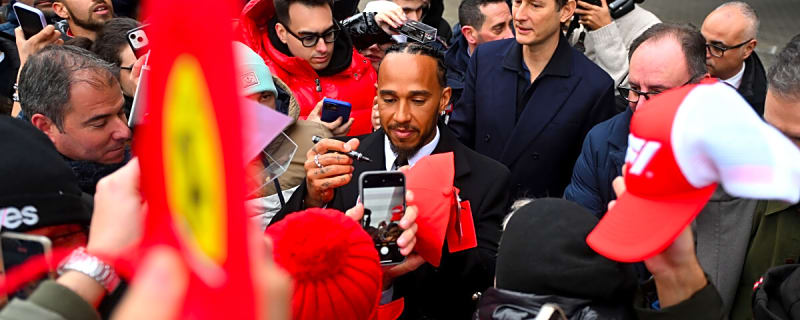 Lewis Hamilton Sends Message After John Elkann’s Harsh Remarks