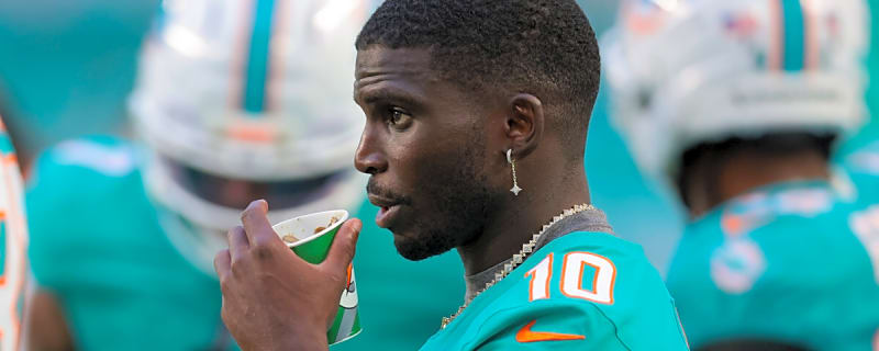 Tyreek Hill Sends Dolphins Message During Browns Game