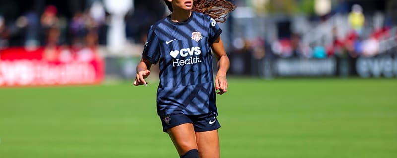 Trinity Rodman Stops Fan From Spoiling Boyfriend&#39;s Birthday Tribute