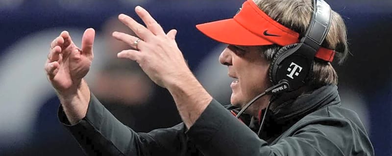 Georgia Increases Push for 6-Foot-4 Quarterback