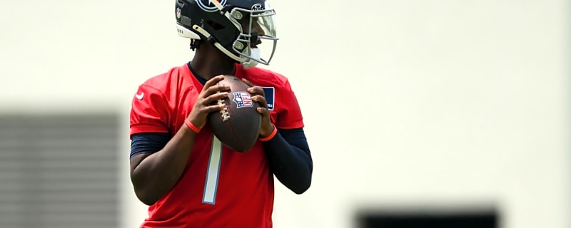 Manti Te&#39;o Makes Bold Prediction for Titans&#39; Cam Ward Ahead of 2025 Season