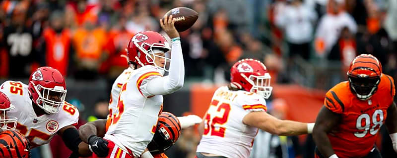 Chiefs QB Patrick Mahomes&#39; simple reaction says it all about team&#39;s decision to extend RG Trey Smith