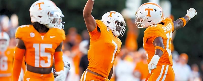 Tennessee star pulls a 180 and yanks the rug out from under the Vols with last second transfer portal decision
