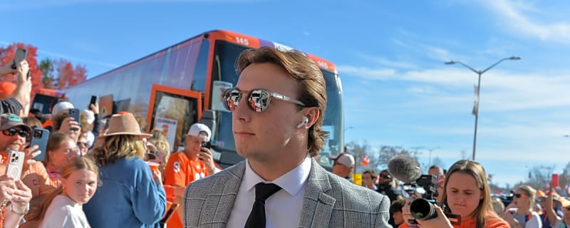 ESPN Mock Has Clemson QB as No. 1 Pick in &#39;26 NFL Draft