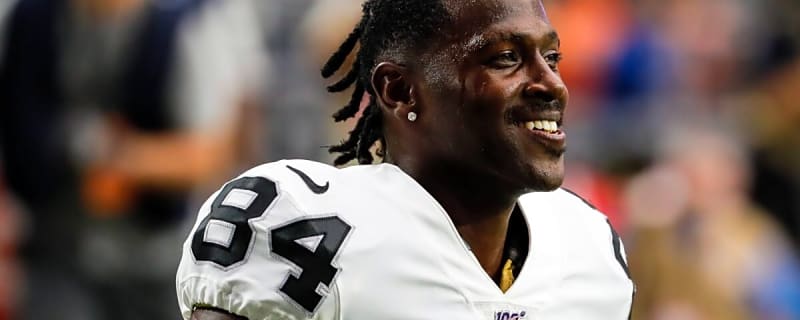 'Antonio Brown Mocked CTE for Years': Son of 1st Documented CTE Case in the World Slams Steelers Legend