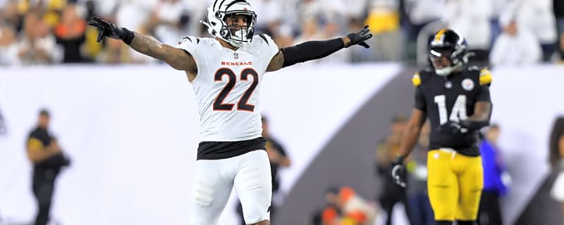 Grading The Signing: Buffalo adds an important piece to Jim Leonhard's new defense, but the recent decision is far from perfect