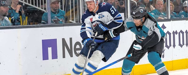 Sharks Sign Sherwood to Five-Year Extension