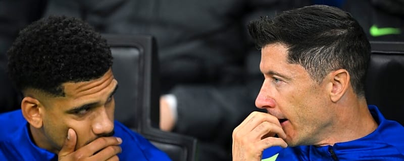 Report: Liverpool & Chelsea transfer target cleared to leave in surprise squad overhaul