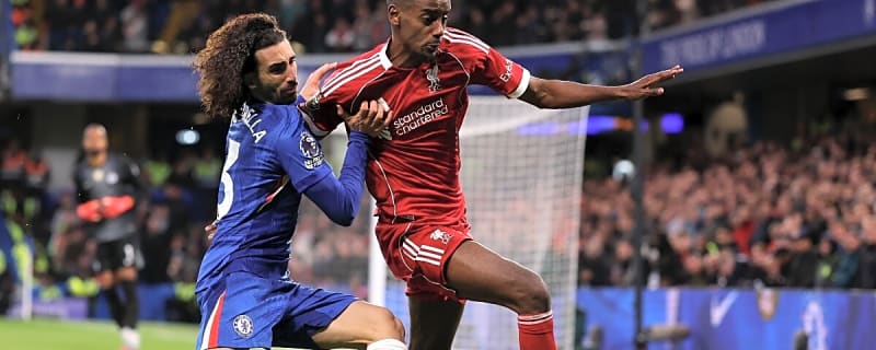 Liverpool manager Arne Slot fires pressure message to Alexander Isak