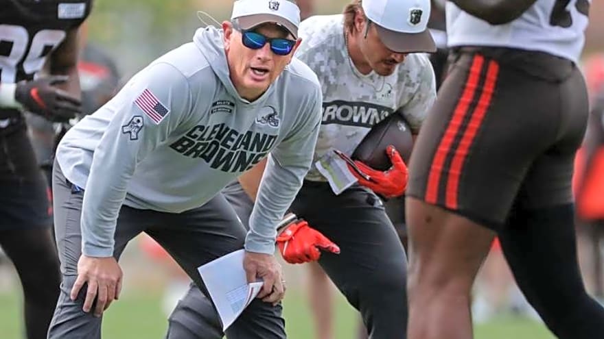 Jim Schwartz should have an even easier choice in front of him to stick with the Cleveland Browns following NFL Honors