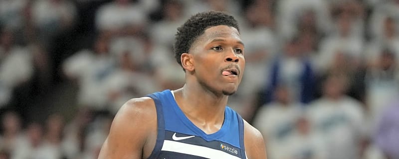 Wolves star Anthony Edwards to miss time with hamstring strain