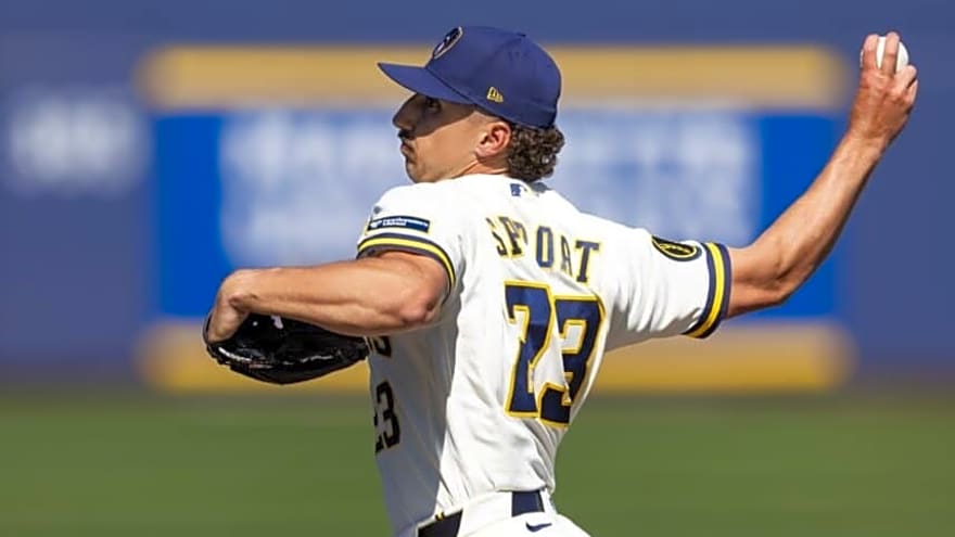 Brewers make 2 Opening Day roster announcements, release 1 catcher