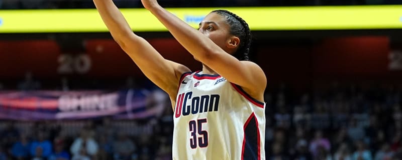 No. 1 UConn women one step closer to another undefeated season