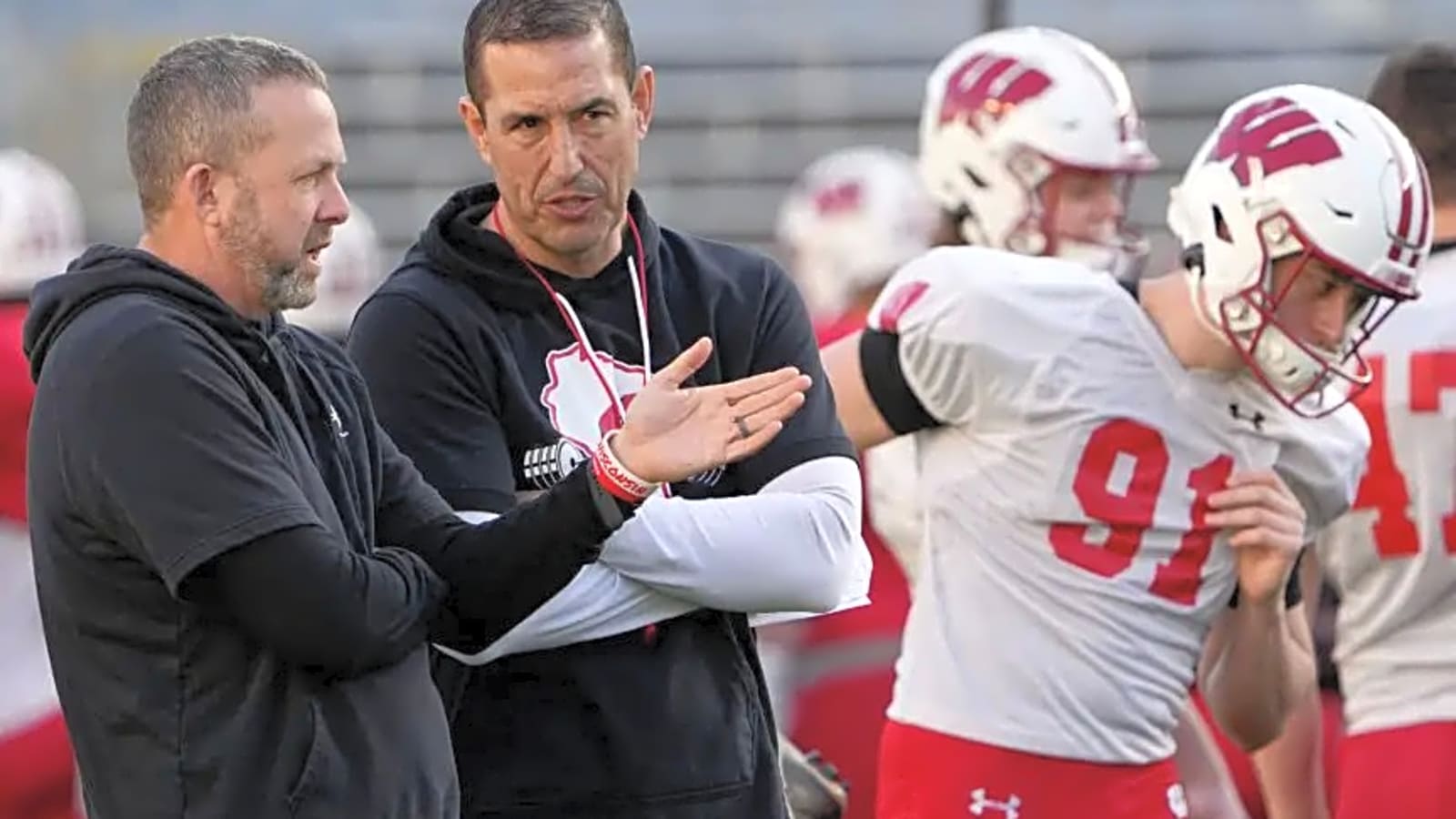 Badgers’ staff conduct in-home visits with strong 2027 three-star edge rushers