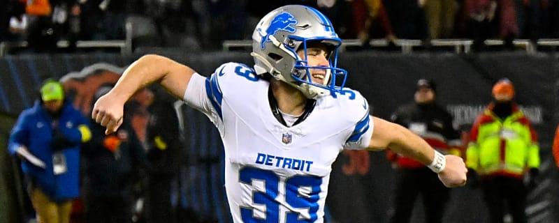 Lions Re-Sign K Jake Bates