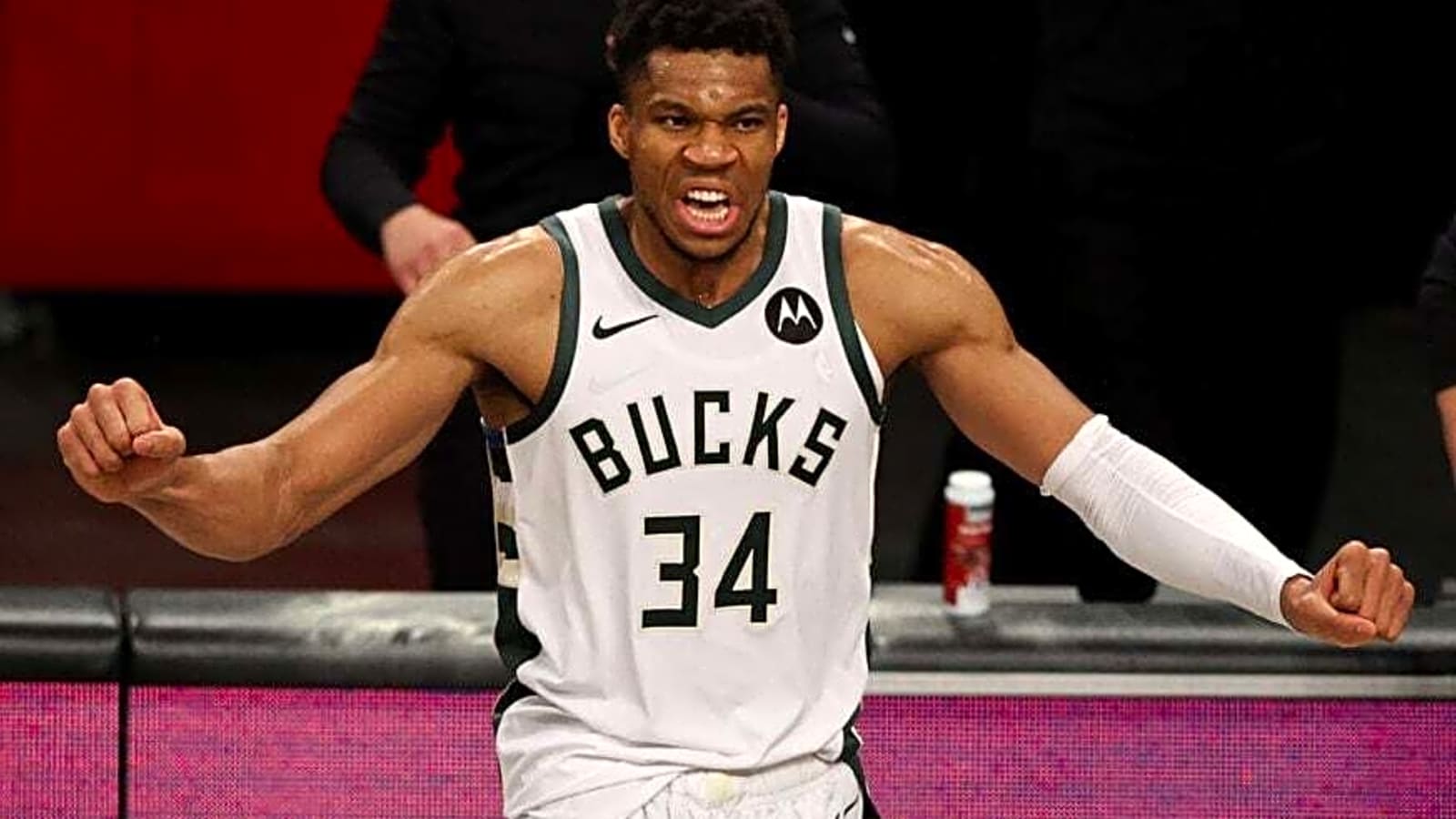 Shams Charania makes ‘beyond the Knicks’ prediction about potential Giannis Antetokounmpo trade this season