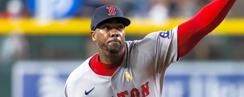 Aroldis Chapman accomplishes another rare feat