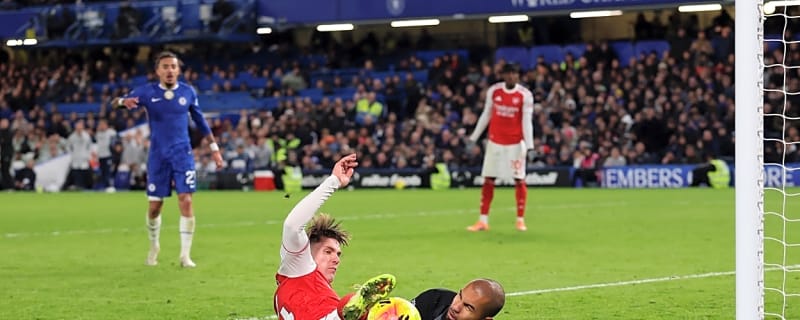 Arsenal Held 1-1 by Ten Man Chelsea at Stamford Bridge