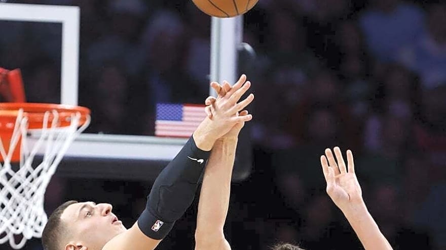 Anfernee Simons carries the load as Celtics comeback to beat Heat