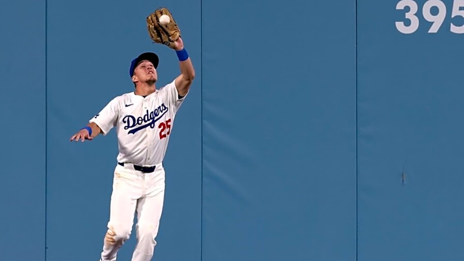 Dodgers Plan To Have Tommy Edman Starts In Center Field To Play Hyeseong Kim