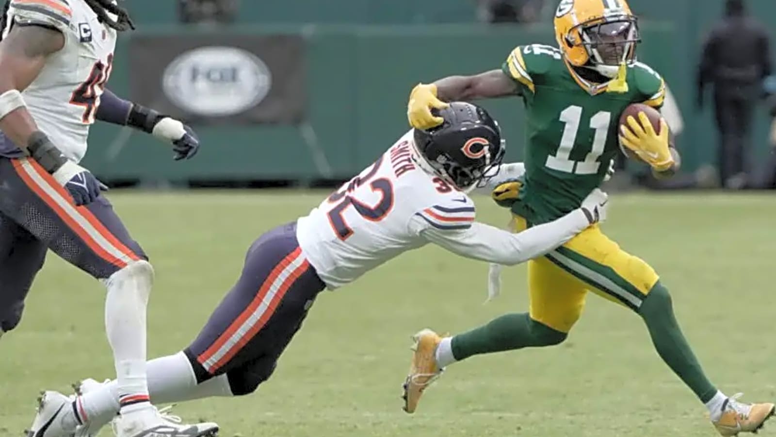 NFL Exec Cautions Packers Against Trading Young Star WR This Summer