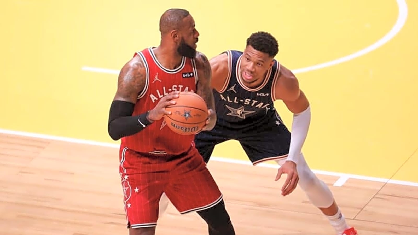 NBA insider pours cold water on Giannis Antetokounmpo and LeBron James trade rumors