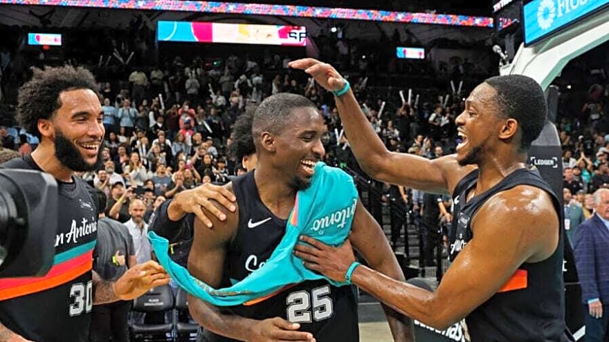 Forget De’Aaron Fox, San Antonio Spurs can thank G-League star for big win vs Atlanta Hawks