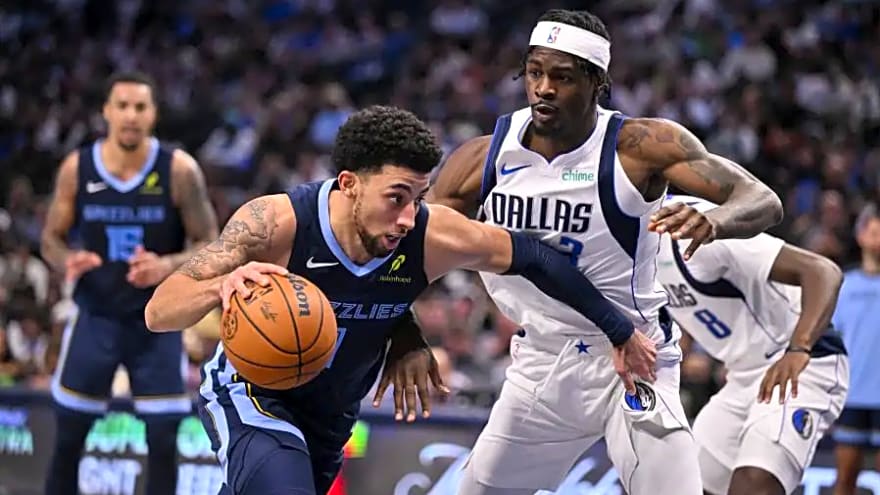 The Chicago Bulls sign an interesting player to a two-way deal