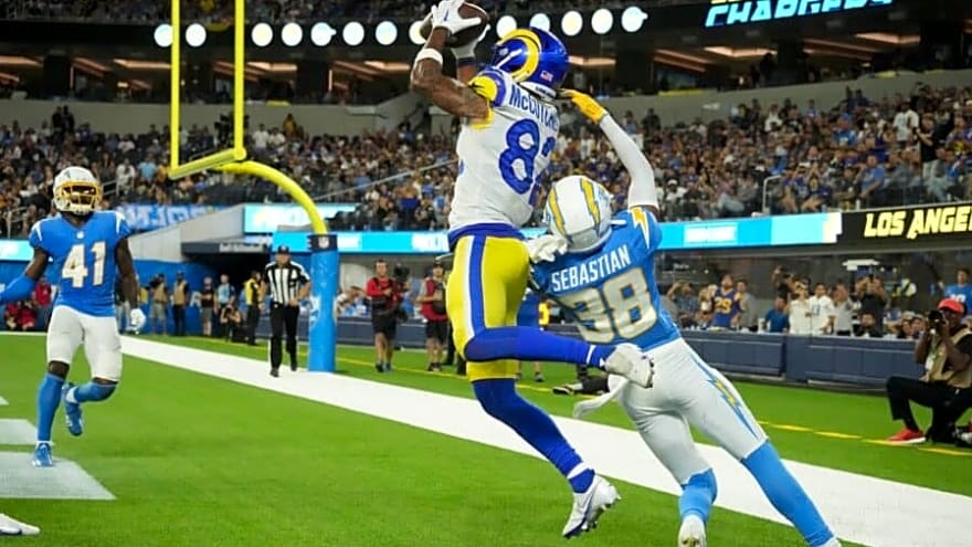 Titans Make Surprising Free Agency Move by Signing Retired Receiver