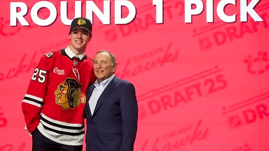 Chicago Blackhawks insider cautions against current tank job