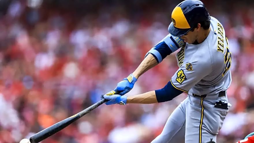 Christian Yelich rallies Brewers after Reds snap record-breaking streak