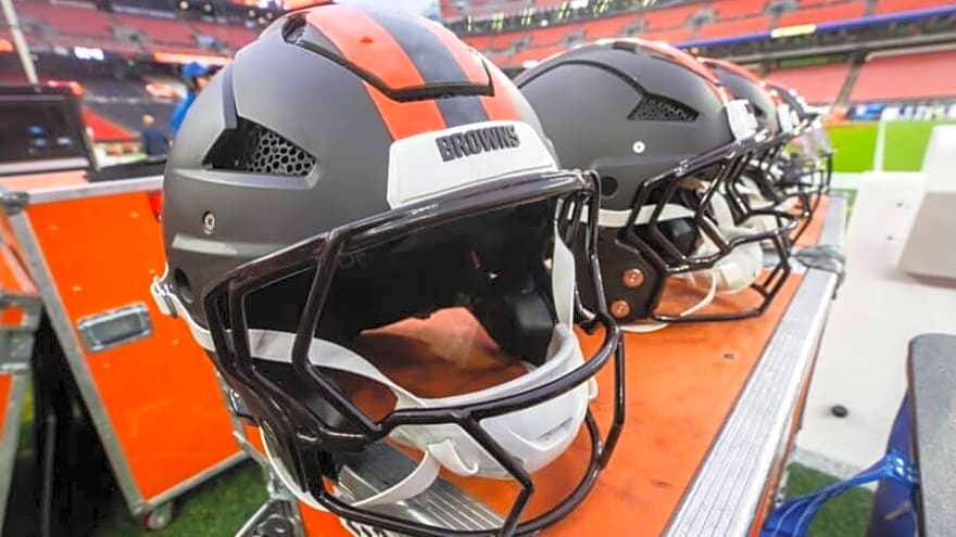 Former NFL Player Shares Powerful Redemption Story Following Lost NFL Contract