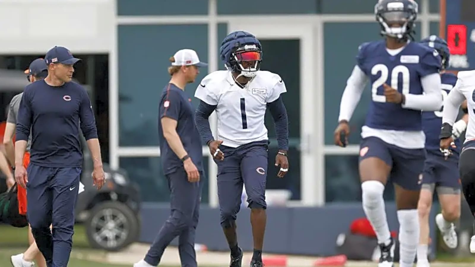 Chicago Bears CB Jaylon Johnson undermines HC Ben Johnson on injury