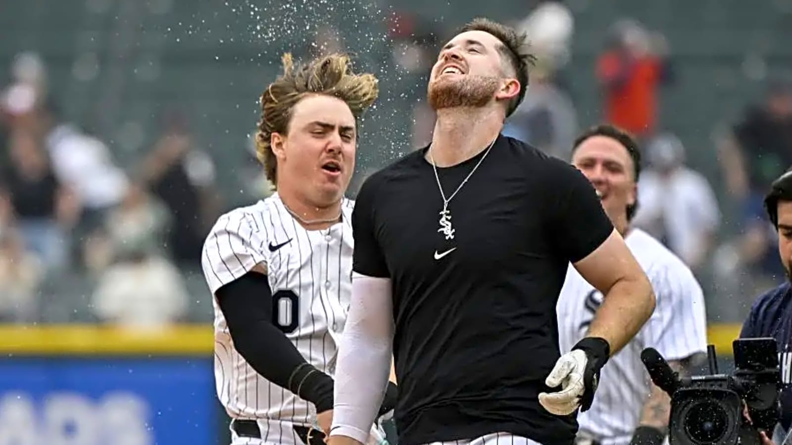 Chicago White Sox first baseman leaves today’s game with a concerning injury